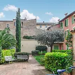 2 Bedroom Lovely In Holiday home