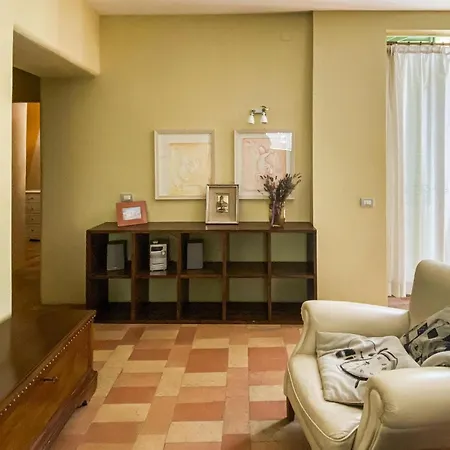 2 Bedroom Lovely In