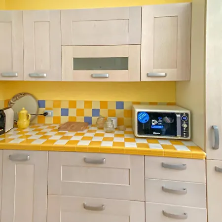 2 Bedroom Lovely In 펜션