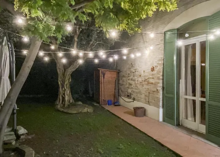 Σπίτι διακοπών 2 Bedroom Lovely In