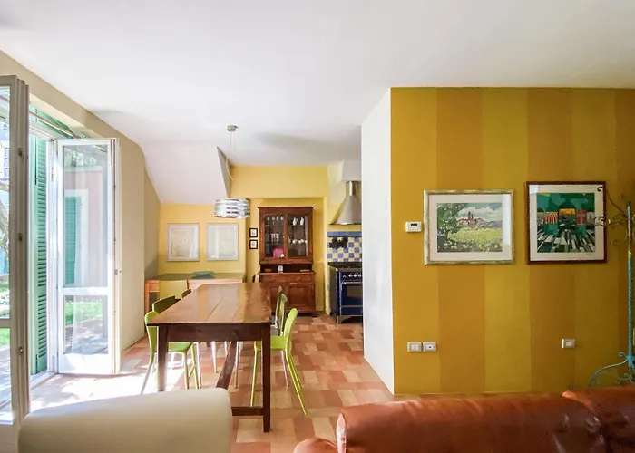 Σπίτι διακοπών 2 Bedroom Lovely In *