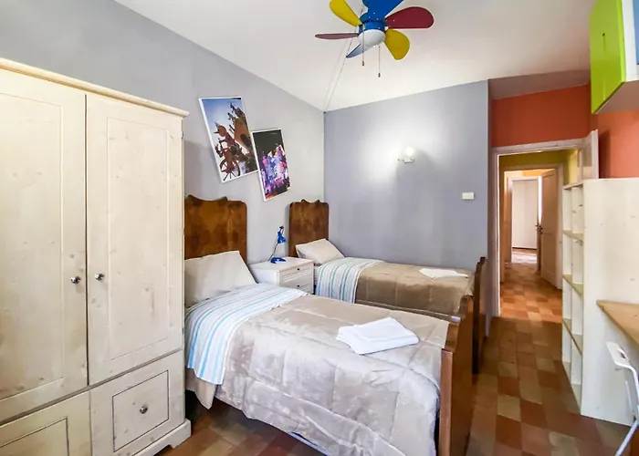Σπίτι διακοπών 2 Bedroom Lovely In *